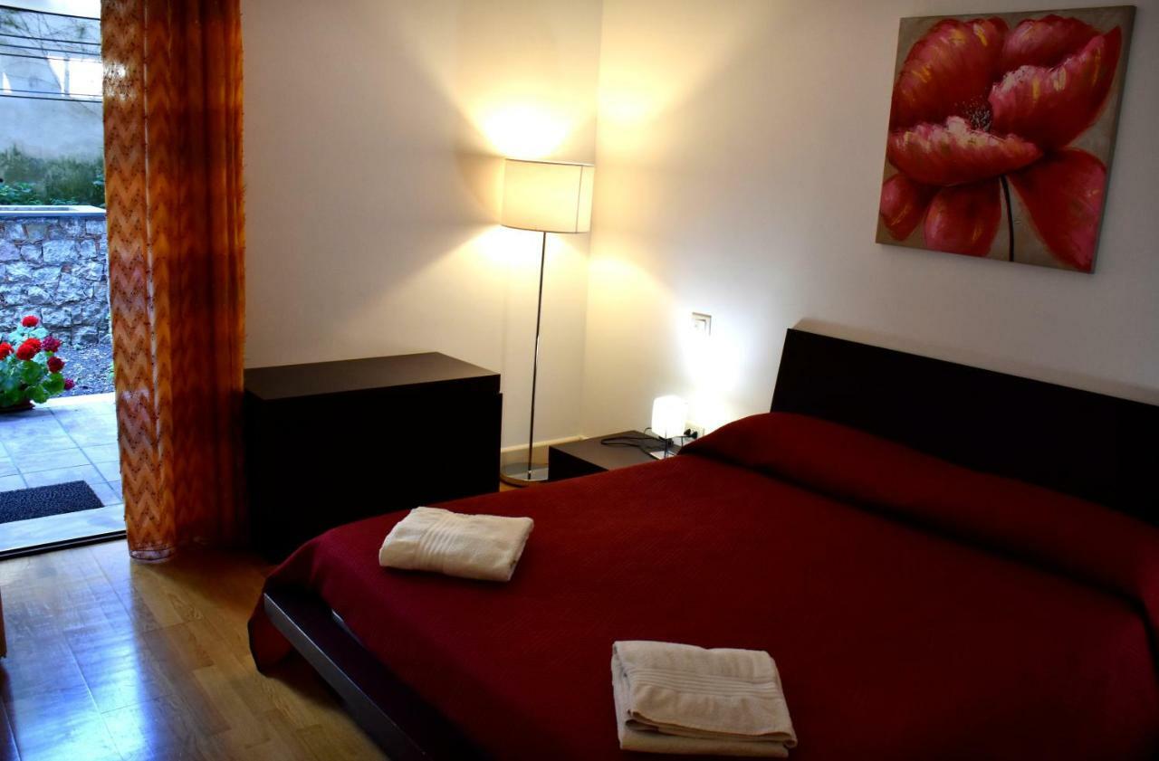 Taormina Sunny Apartment - Taormina Holidays ภายนอก รูปภาพ